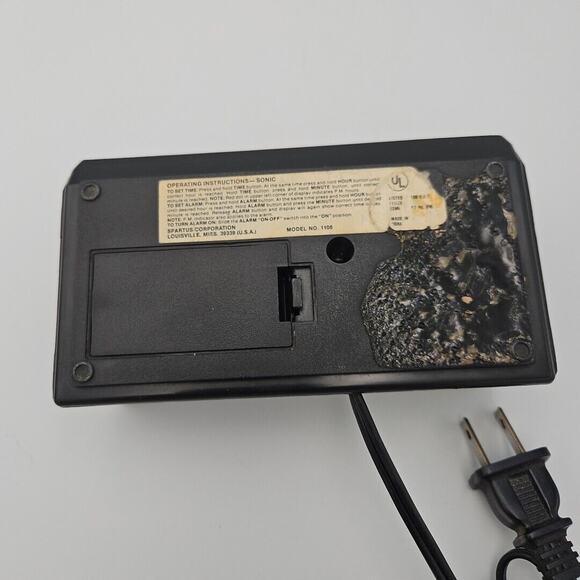 Vintage Spartus 1108 Red LED Display Wood Grain Alarm Clock Retro 1980s TESTED - Picture 4 of 5